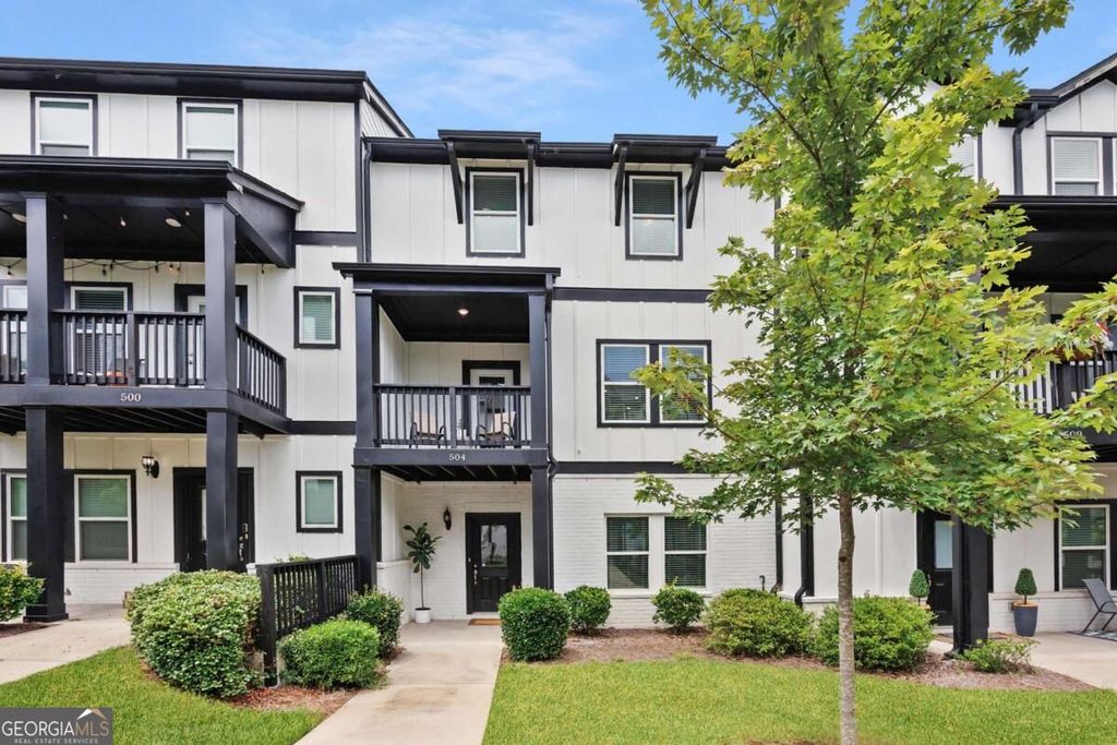 504 Hampton Crossing, Woodstock, GA 30188
