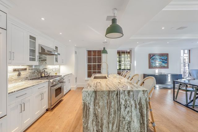 32 Derne St 2C, Boston, MA 02114