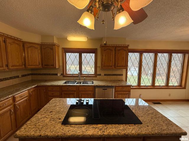 14850 RAY Road, Rushville, IL 62681