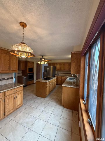 14850 RAY Road, Rushville, IL 62681