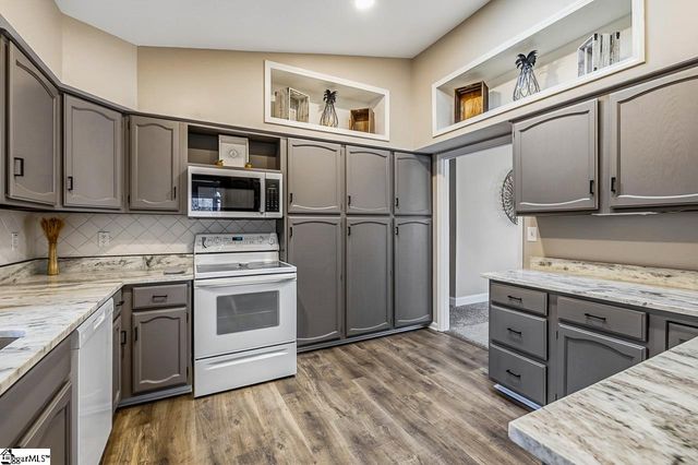 102 Blossom Court, Westminster, SC 29693