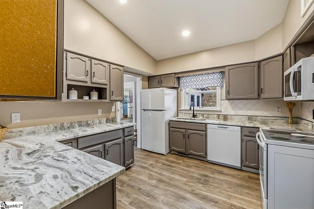 102 Blossom Court, Westminster, SC 29693