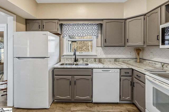 102 Blossom Court, Westminster, SC 29693