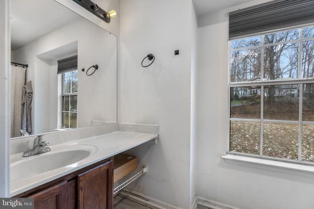 10907 CRESTWOOD DR, Spotsylvania, VA 22553