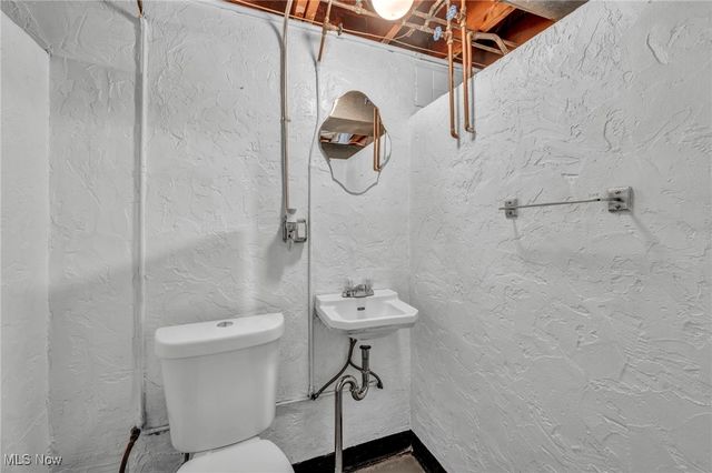 22790 Fairlawn Drive, Euclid, OH 44117