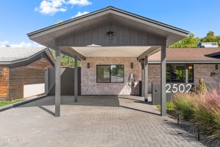 2502 E WHITTON Avenue, Phoenix, AZ 85016