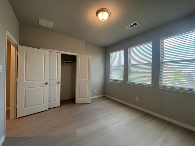 8266 Primrose Way, Dallas, TX 75252