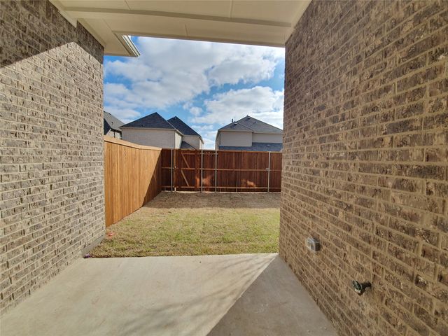 8266 Primrose Way, Dallas, TX 75252