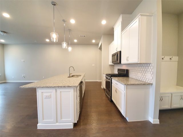 8266 Primrose Way, Dallas, TX 75252