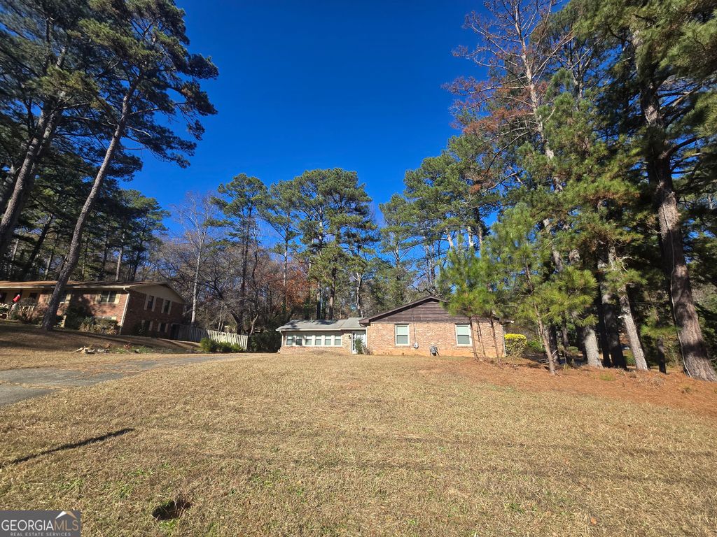 170 Port Antonio Court, South Fulton, GA 30349