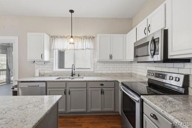 571 Bluffs View Court, Eureka, MO 63025