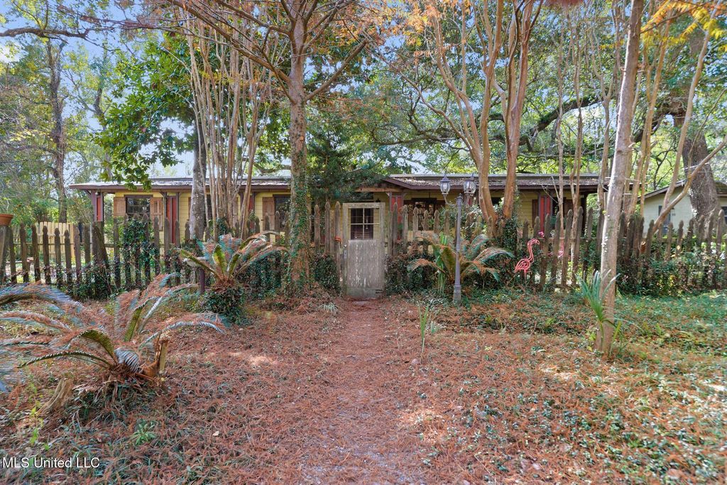 232 Citizen Street, Bay Saint Louis, MS 39520