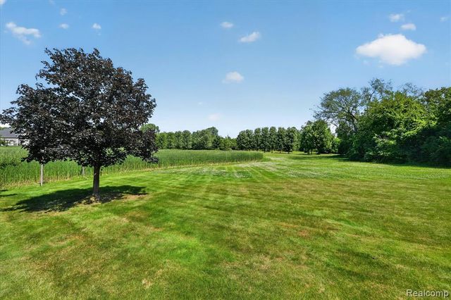2212 Lily Court, Davison, MI 48423