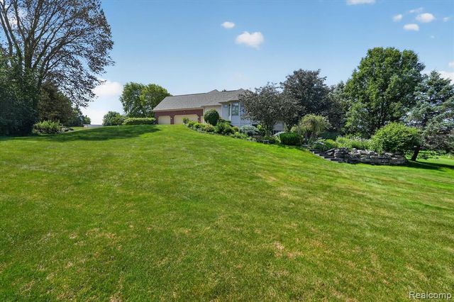 2212 Lily Court, Davison, MI 48423