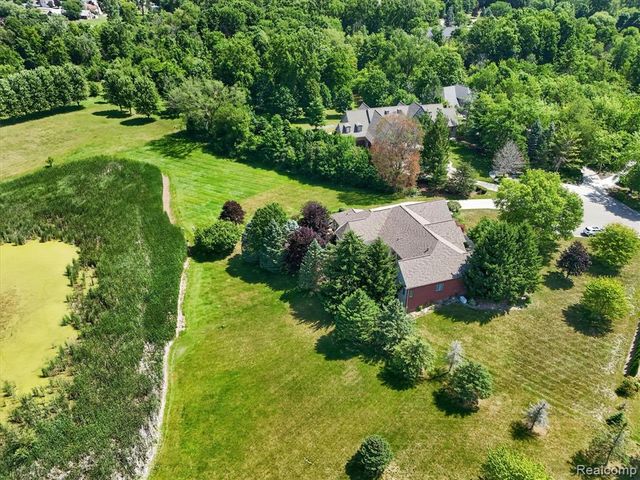 2212 Lily Court, Davison, MI 48423