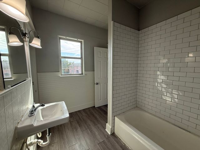 431 E 8th Street C, Dallas, TX 75203
