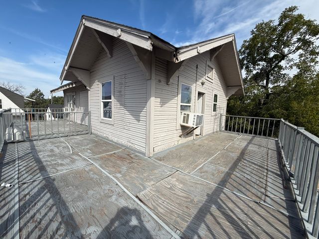 431 E 8th Street C, Dallas, TX 75203