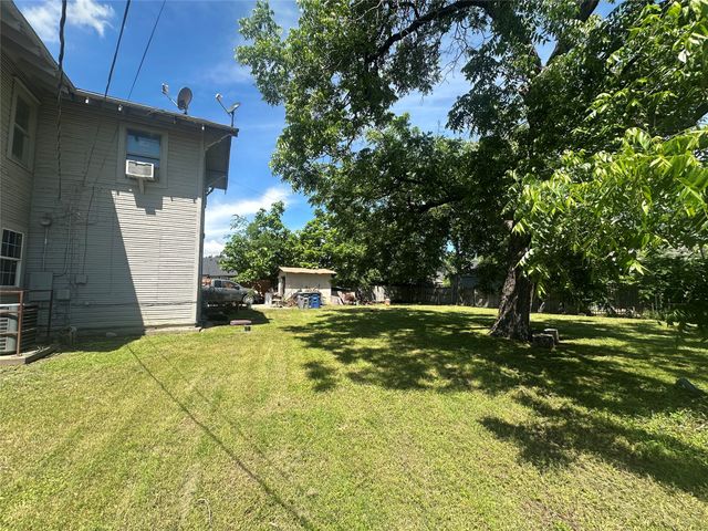 431 E 8th Street C, Dallas, TX 75203