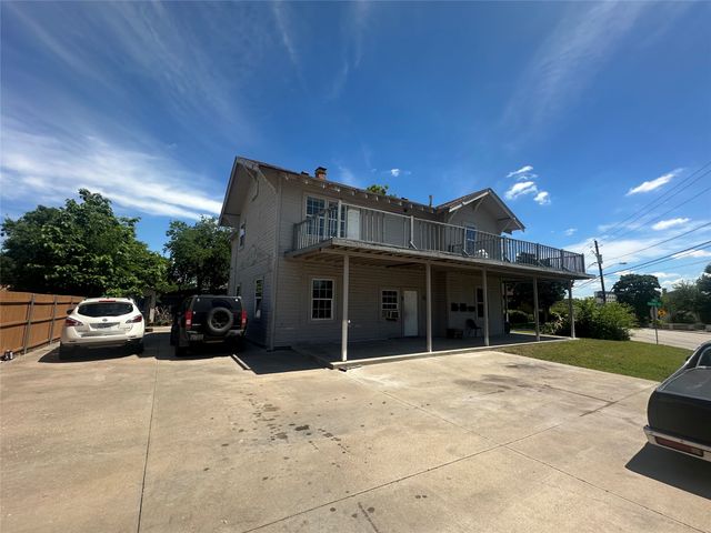 431 E 8th Street C, Dallas, TX 75203