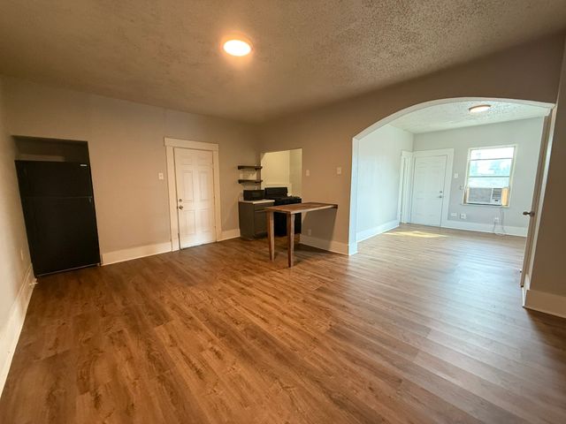 431 E 8th Street C, Dallas, TX 75203