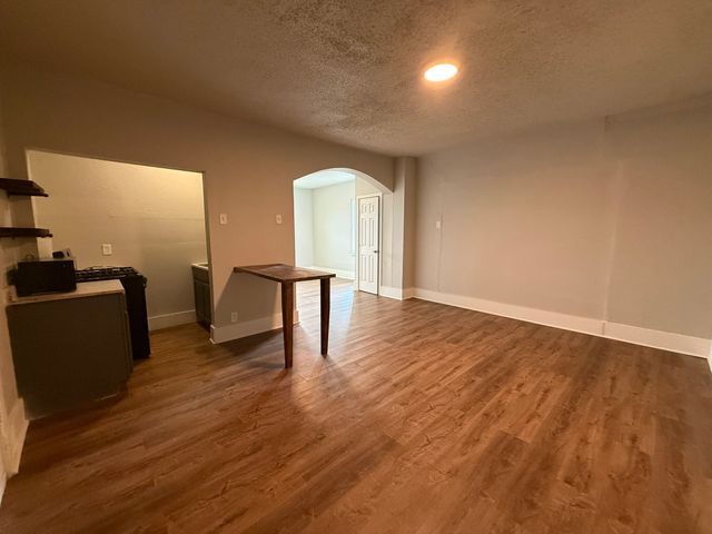431 E 8th Street C, Dallas, TX 75203