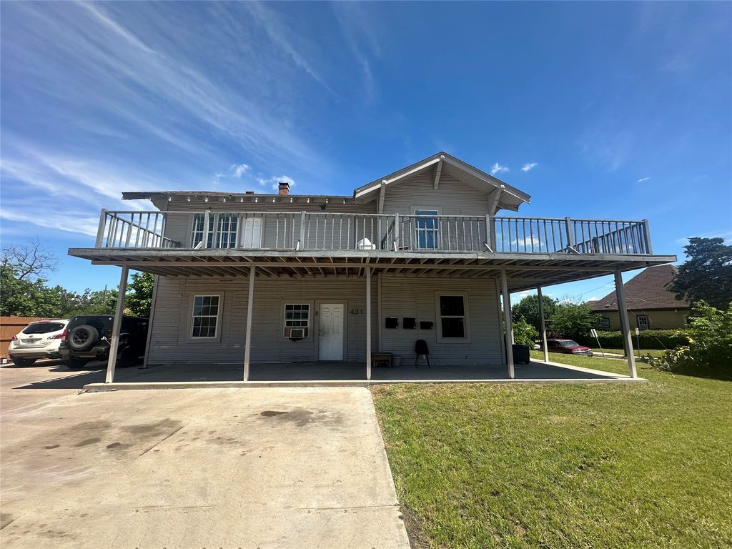 431 E 8th Street C, Dallas, TX 75203
