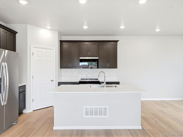 2197 E 164th Ave, Thornton, CO 80602