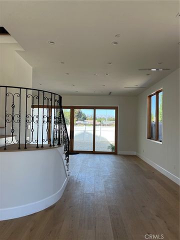 20329 Stagg Street, Winnetka, CA 91306