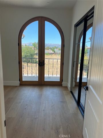 20329 Stagg Street, Winnetka, CA 91306