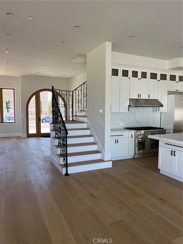 20329 Stagg Street, Winnetka, CA 91306