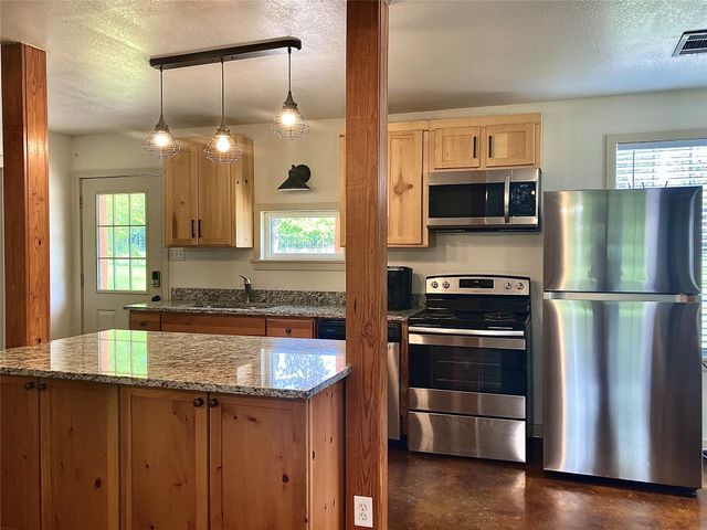 110 County Road 4270, Clifton, TX 76634