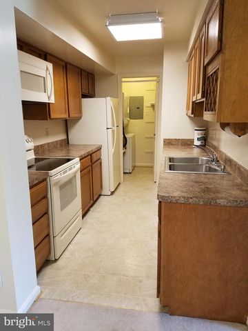 6913-A SANDRA MARIE CIR, Alexandria, VA 22310
