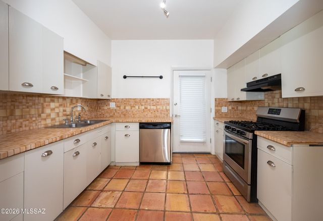 1214 E Copper Street A, Tucson, AZ 85719
