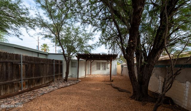 1214 E Copper Street A, Tucson, AZ 85719