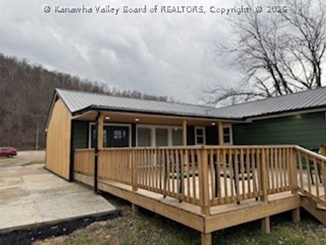 6516 Maccorkle Avenue, St Albans, WV 25177