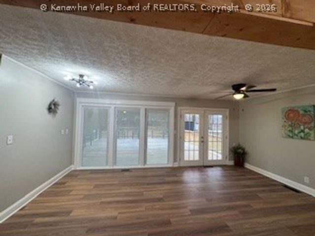 6516 Maccorkle Avenue, St Albans, WV 25177