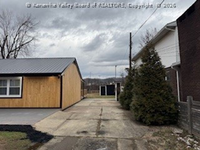 6516 Maccorkle Avenue, St Albans, WV 25177