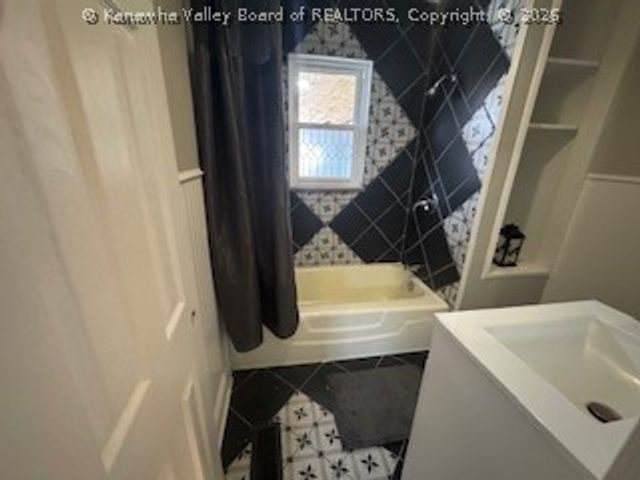 6516 Maccorkle Avenue, St Albans, WV 25177