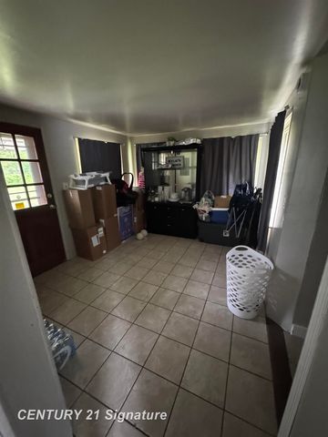 723 N Oakley Street, Saginaw, MI 48602