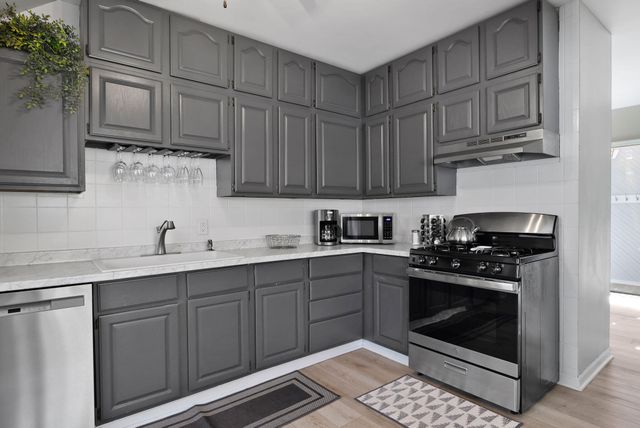 208 Lake Shore Drive, Michigan City, IN 46360