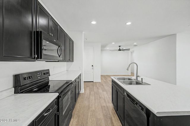 3834 E BRANHAM Lane, Phoenix, AZ 85042