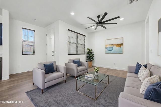 3834 E BRANHAM Lane, Phoenix, AZ 85042