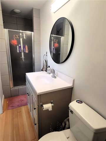 102 Broadway 1C, Newport, RI 02840