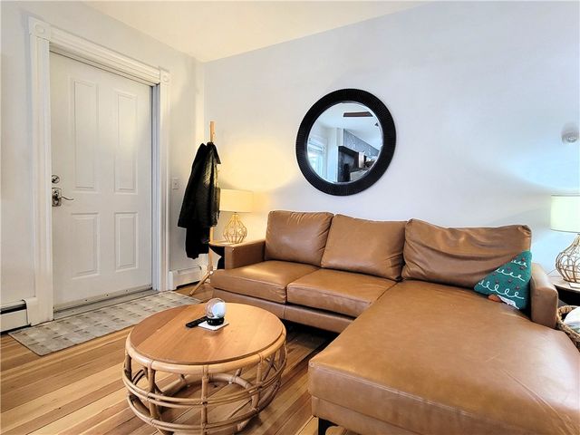 102 Broadway 1C, Newport, RI 02840