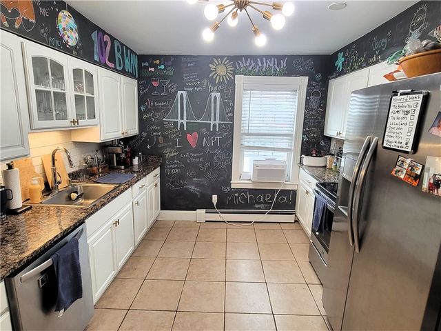 102 Broadway 1C, Newport, RI 02840