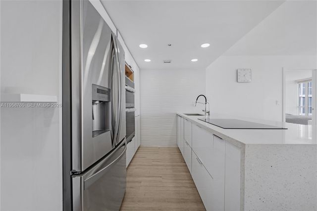 7601 E Treasure Dr 2209, North Bay Village, FL 33141