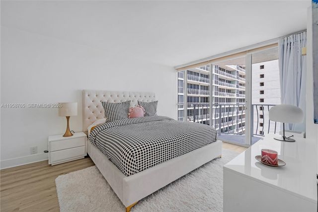 7601 E Treasure Dr 2209, North Bay Village, FL 33141