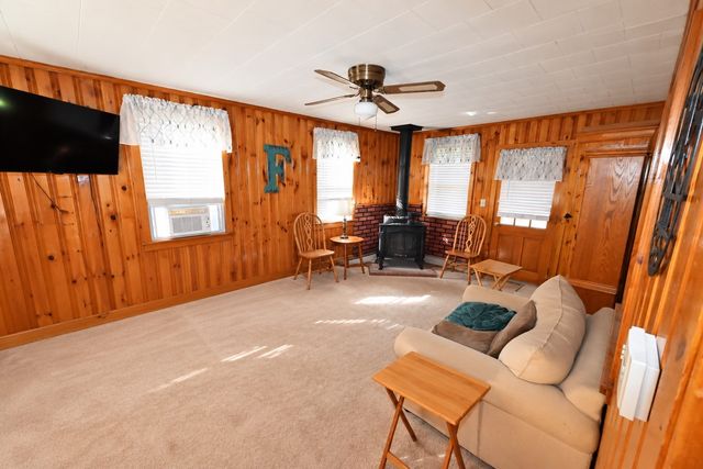 46 Litchfield Ave, Dracut, MA 01826