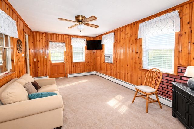 46 Litchfield Ave, Dracut, MA 01826