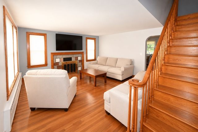 46 Litchfield Ave, Dracut, MA 01826